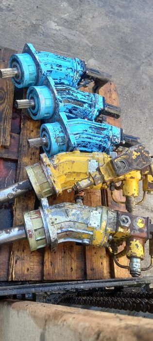 pompa hidraulica de pe macara Bumar 40 t / hidromotor pompa