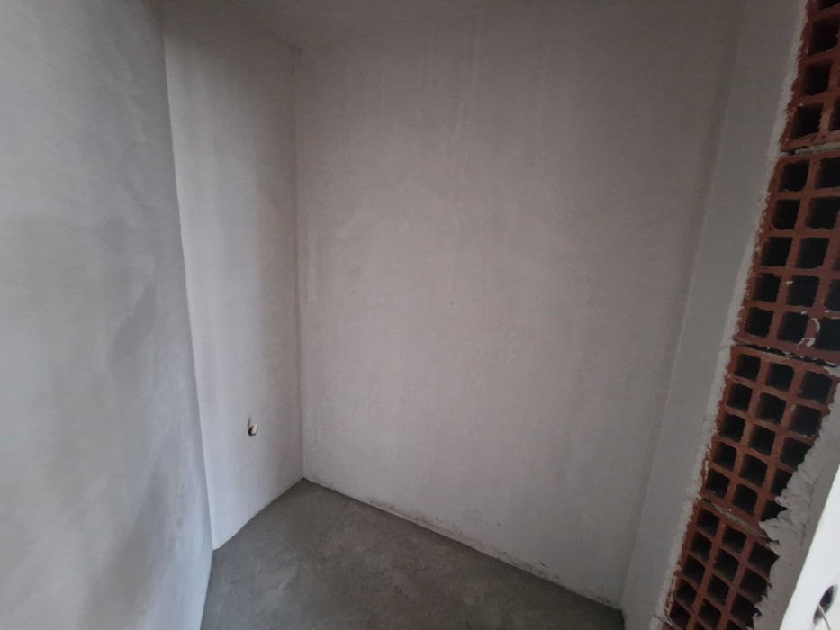 Тристаен апартамент за продажба в кв. Еленово, гр. Благоевград