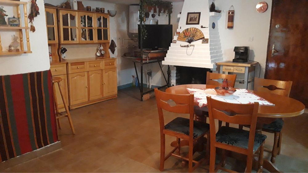 Продавам къща в с.Драгичево на 15 км от гр.София