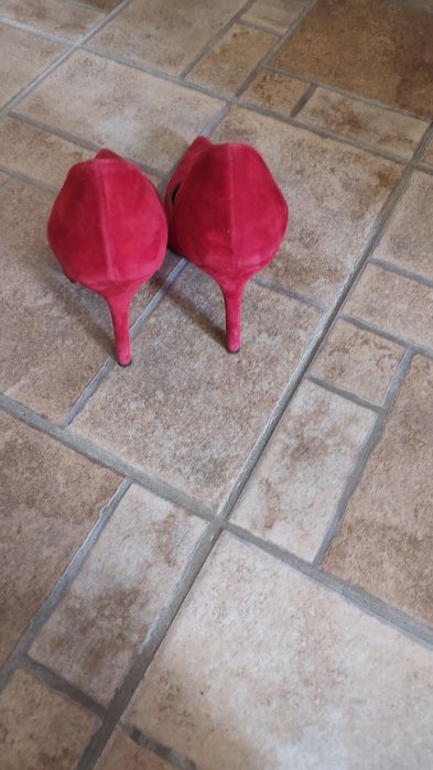 Pantofi stiletto impecabili