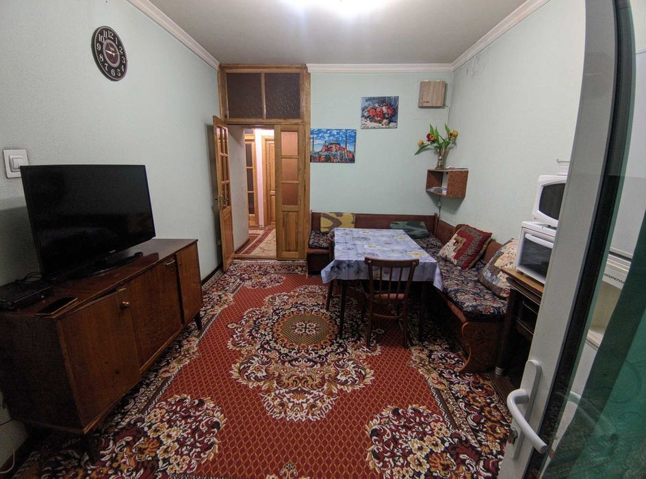 Продается своя 3/1/5 на Кара су 1. Напротив базарчика