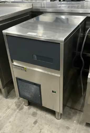 Ледогенератор Brema натрошен лед - НОВ