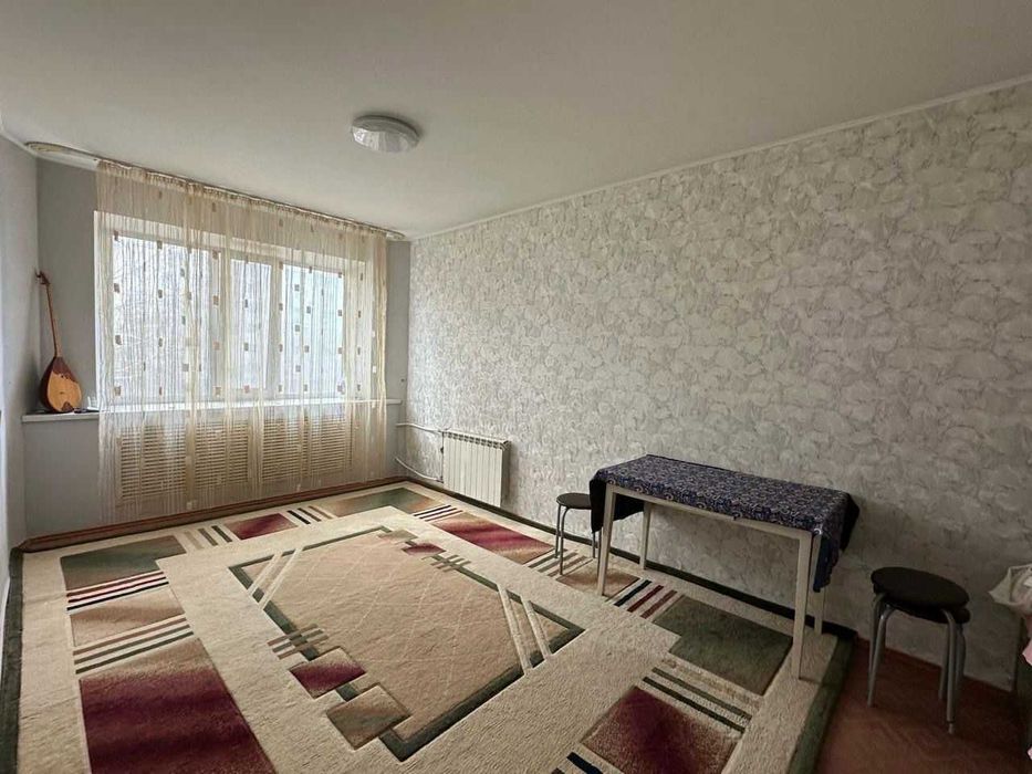 Продам 3-комнатную квартиру в 8 мкр