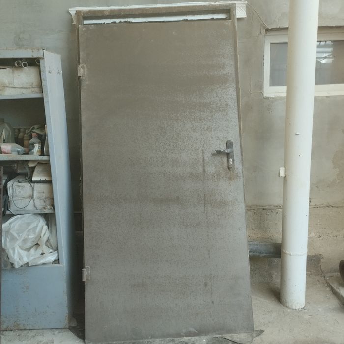 Продам двери, железные, подъездные