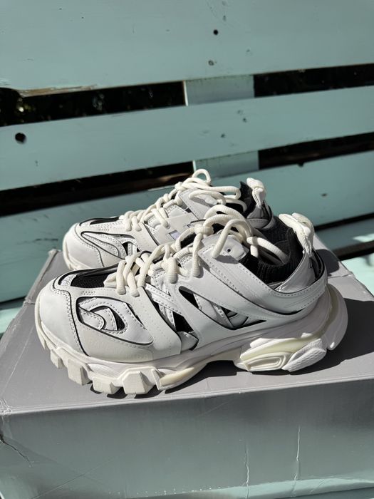 Balenciaga Track alb cu negru
