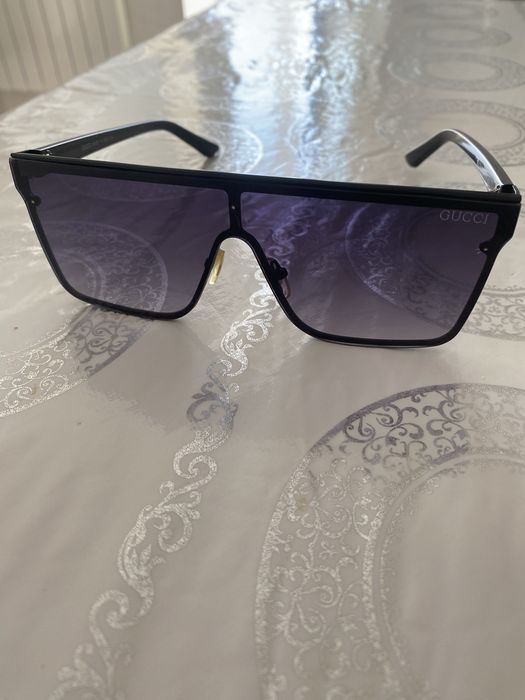 Продам недорого солнечные очки