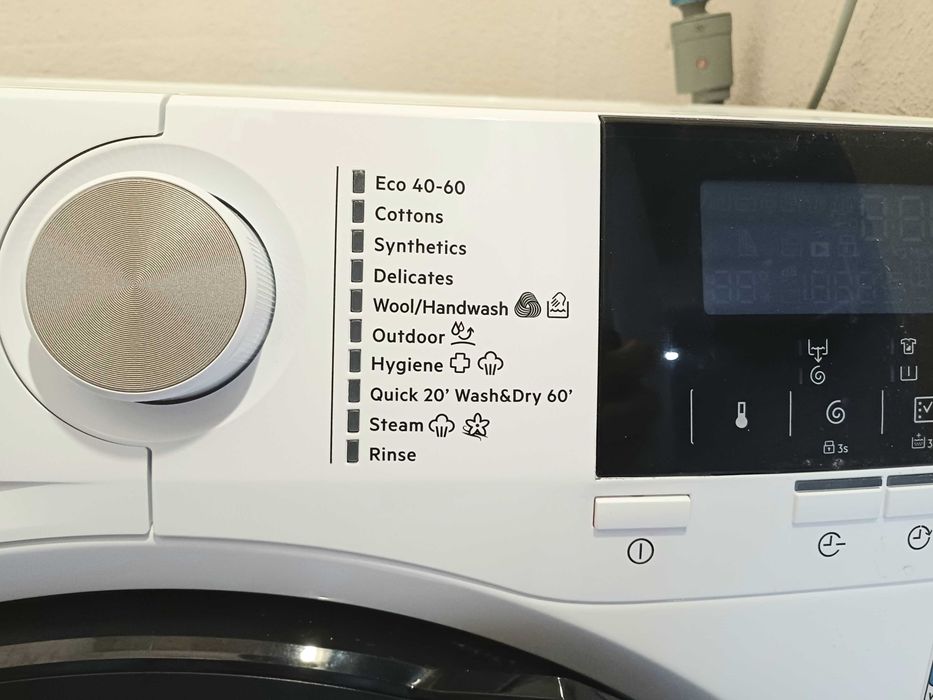 Комбинирана перална със сушилня AEG почти ново