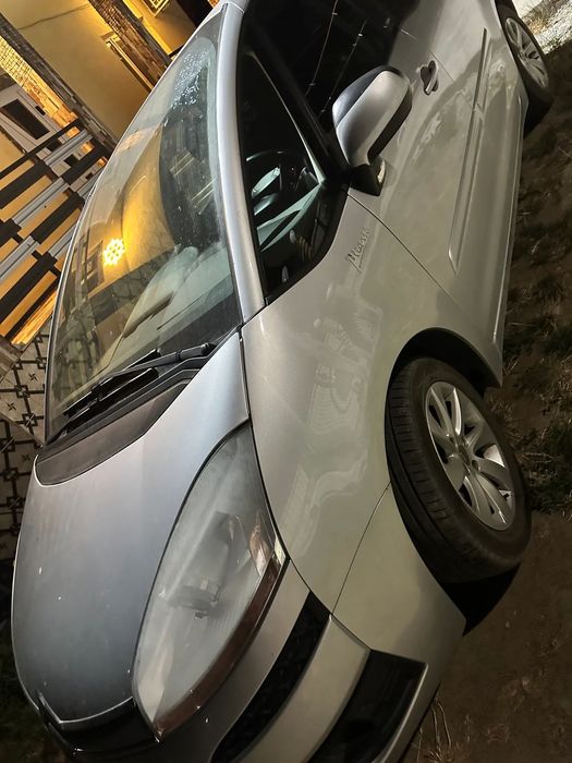 Citroën C4 Picasso 86000KM reali ITP 05.2027 Ofer Card Vertical Diagnoza si Revizie
