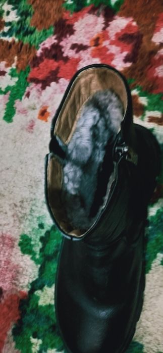 Кожаные ботинки.