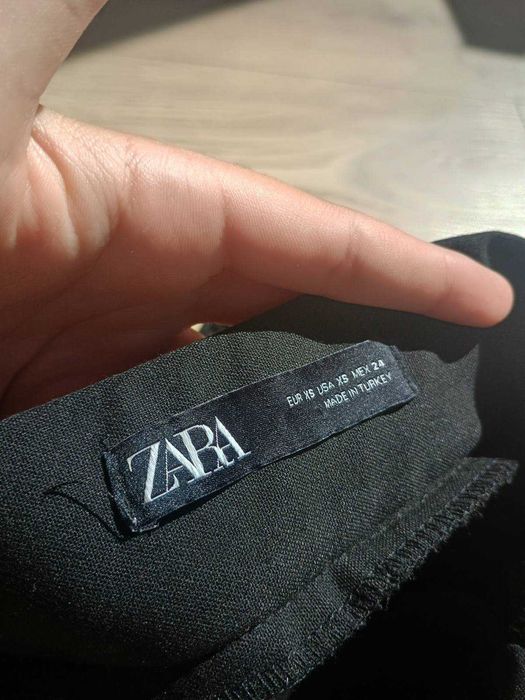 Оригинална дамска плисирана пола ZARA-размер XS(EU 34)