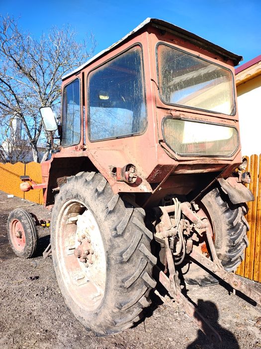 Tractor universal 650