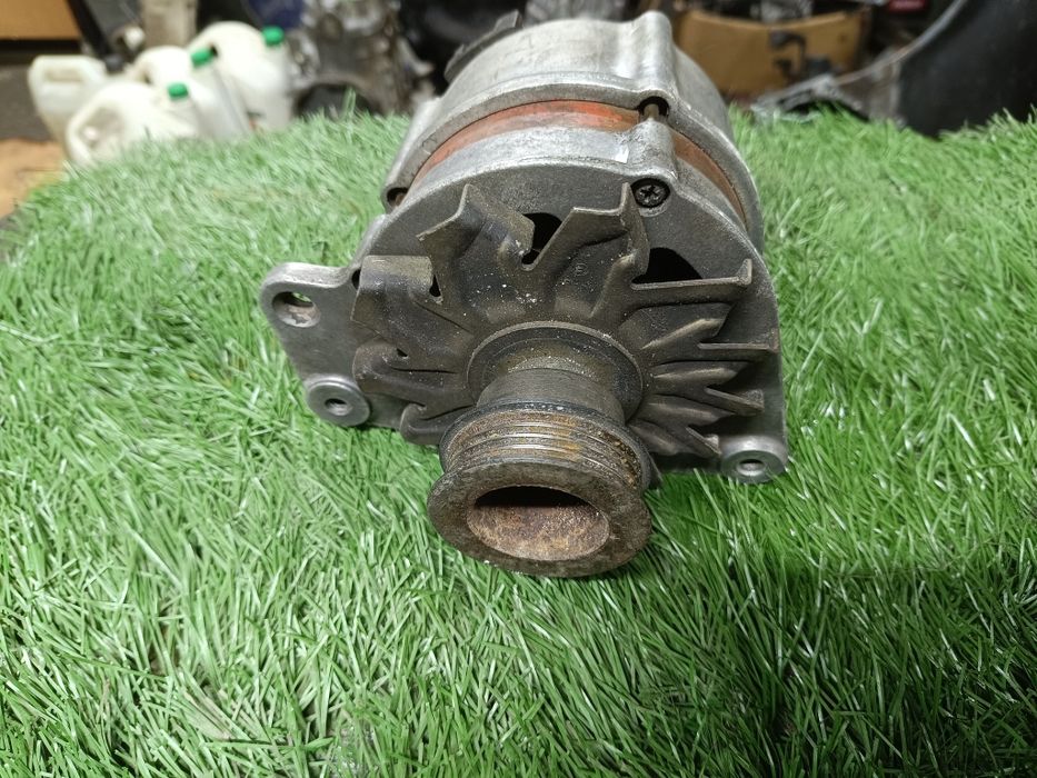 Генератор на Ауди 80 Б4