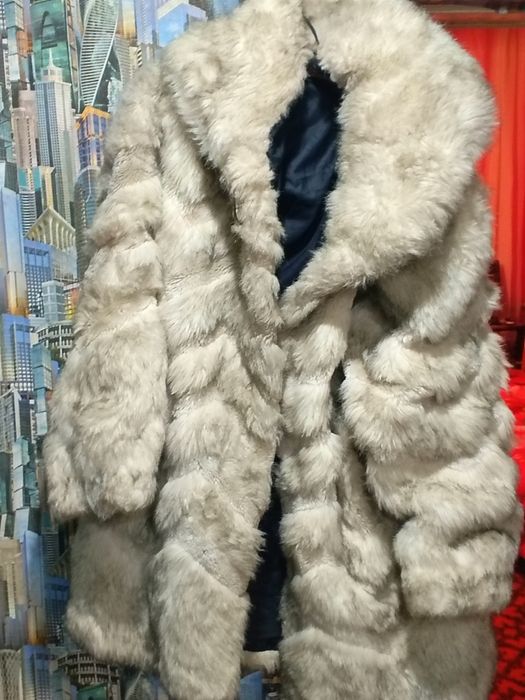 Продам женское шуба тёплая размер 50