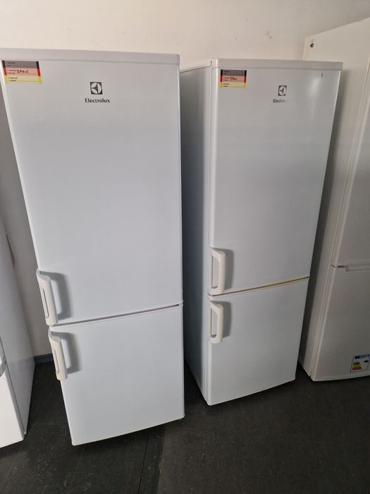 Хладилник с фризер Electrolux A++ 55 см широк