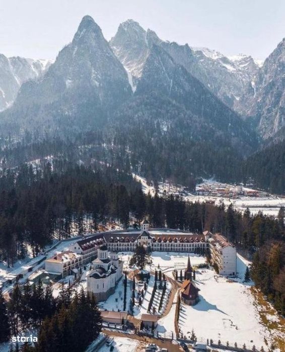 Vila P+M moderna, 4 camere, teren 500 mp – Busteni, cu semineu si zo