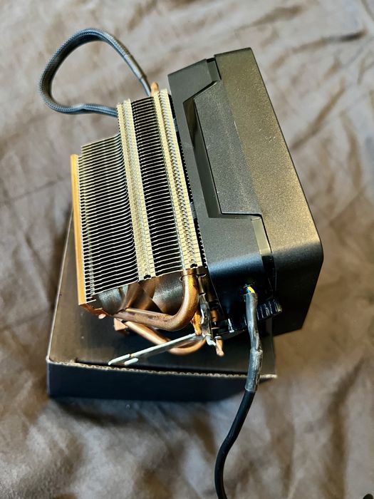 AMD wraith prism охладител