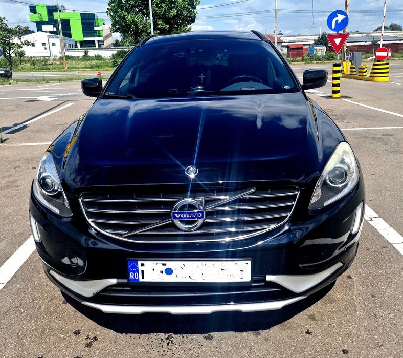 Vând Volvo XC60 D5 4x4 (215 CP)