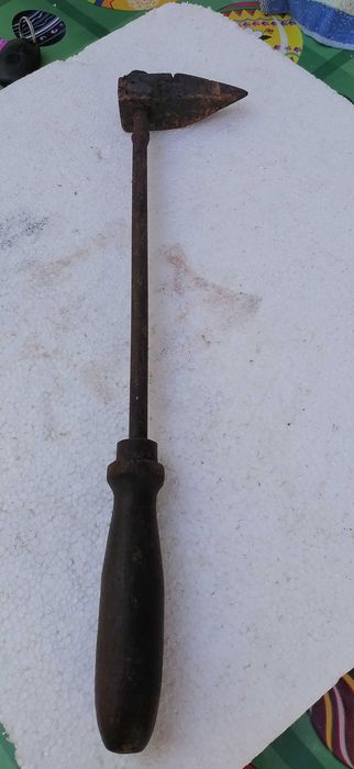 ciocan  de  lipit  tiganesc  2 buc  120  lei  ambele