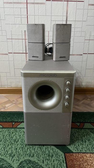 Сабвуфер microlab х3 и колонки.