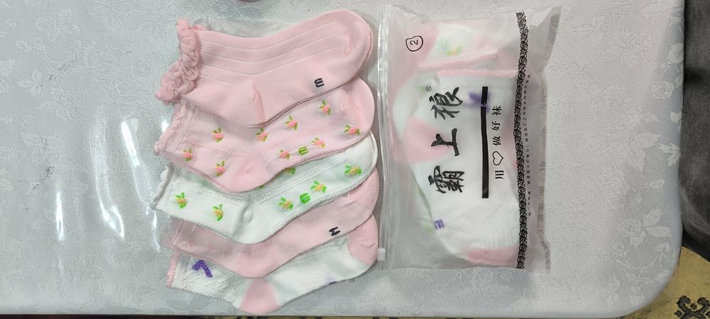 Носки детские 1-3: 3-5 лет одна упаковка 35000 сум в упаковке 5 шт,