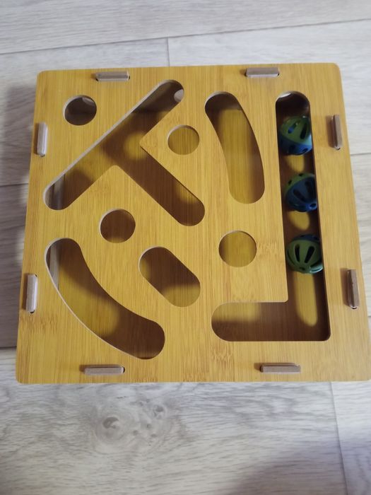 Игра для котика с мячиками