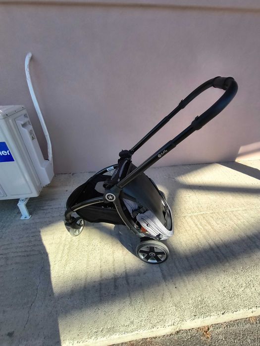 Продавам детска количка Kiddy