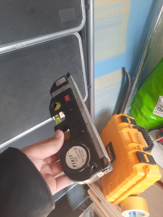Продам измерительный инструмент Fixit Laser Level Pro