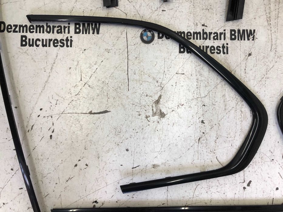 Ornamente trimuri usi shadow line negru lucios BMW X5 E70