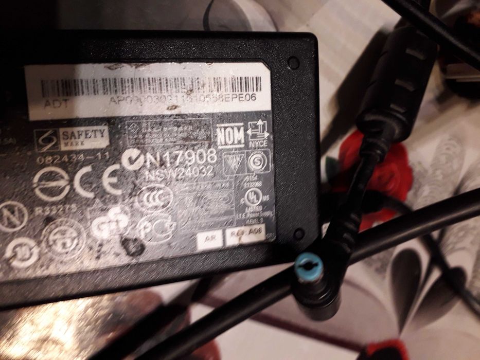 Трафове\зарядни\ за компютър  output 19v= 4,7A