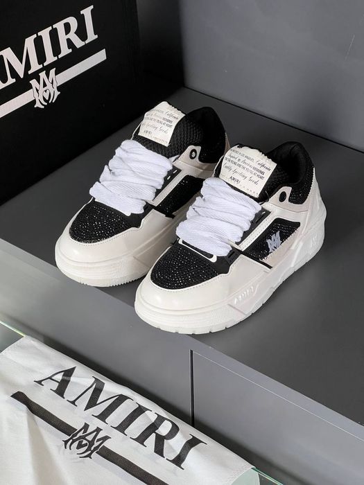 Adidași Amiri de vânzare