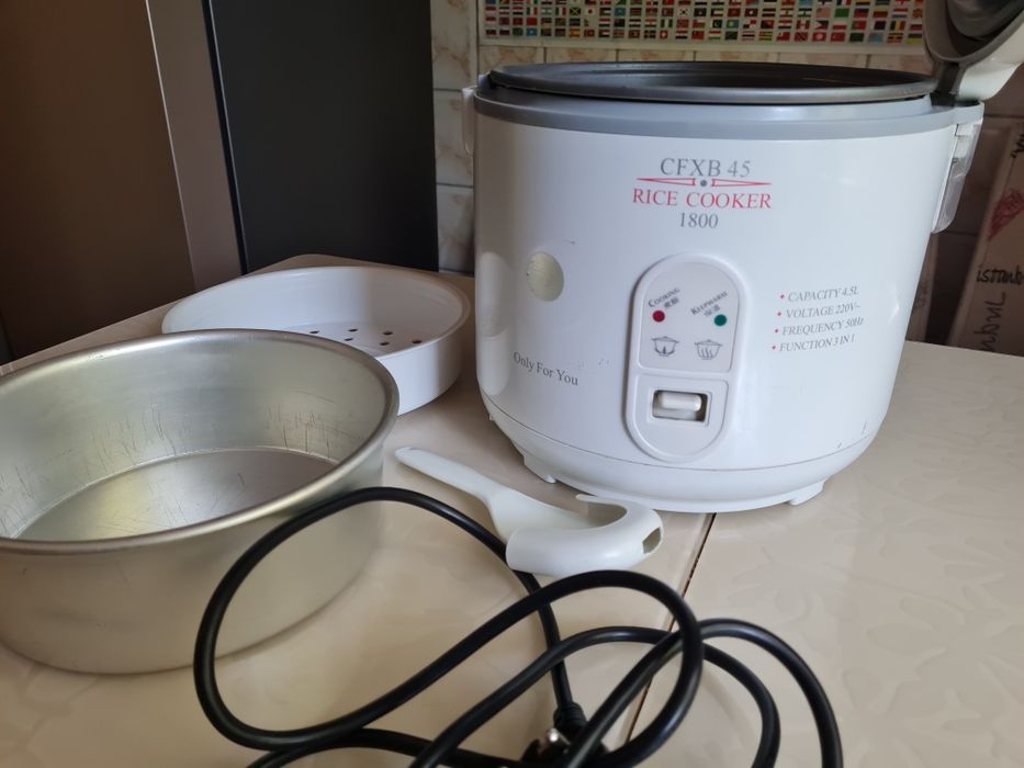 Продам рисоварку электрическую