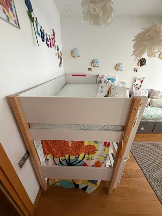 Pat înalt FLEXA NOR 90x200 cm cu saltea și accesorii