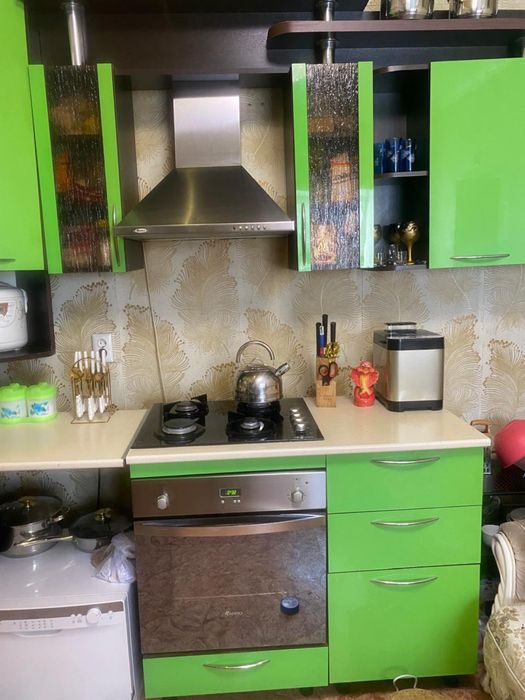 Продам кухонный гарнитур без техники