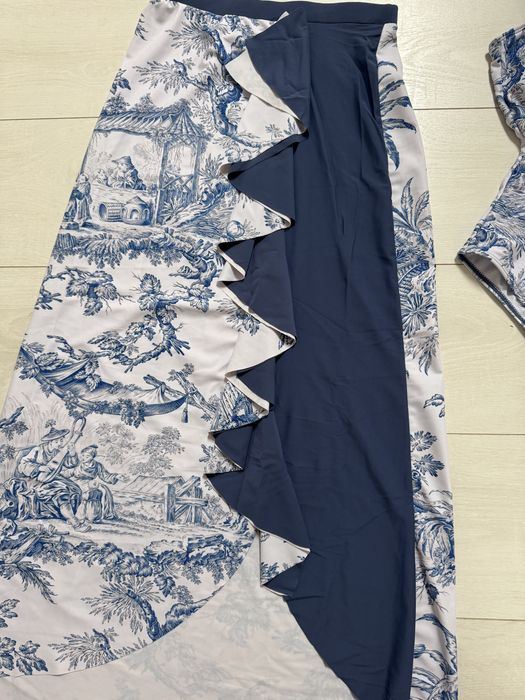 Costum de baie cu fusta. S