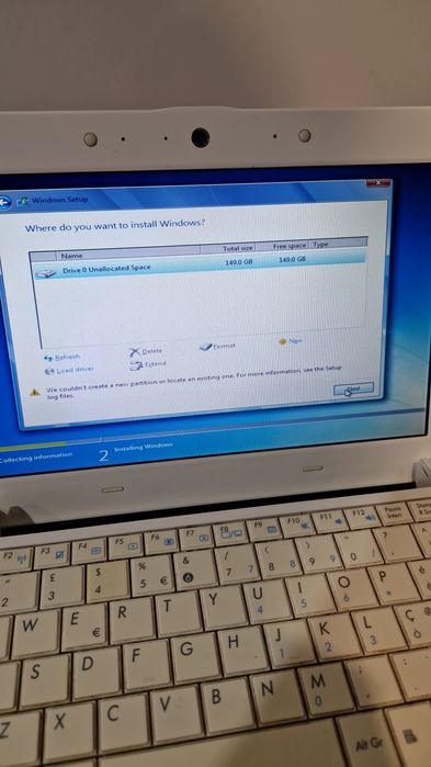Mini Laptop Asus funcțional la priza a