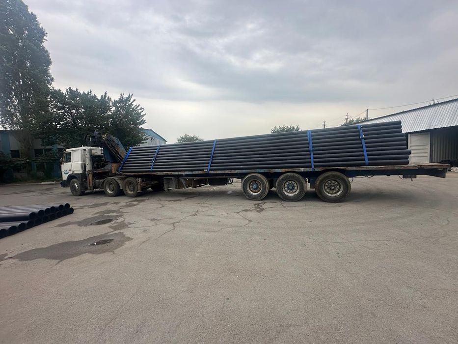 Длинномер манипулятор. Контейнеровоз