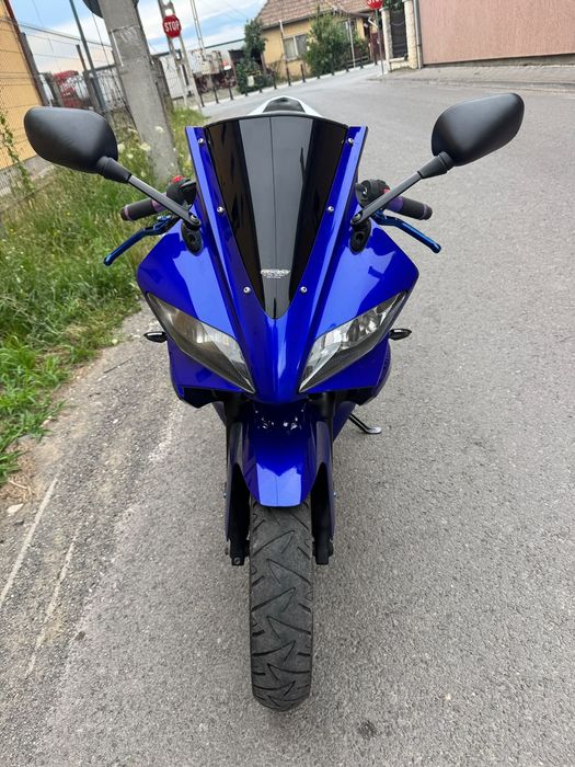 Yamaha yzf R125.