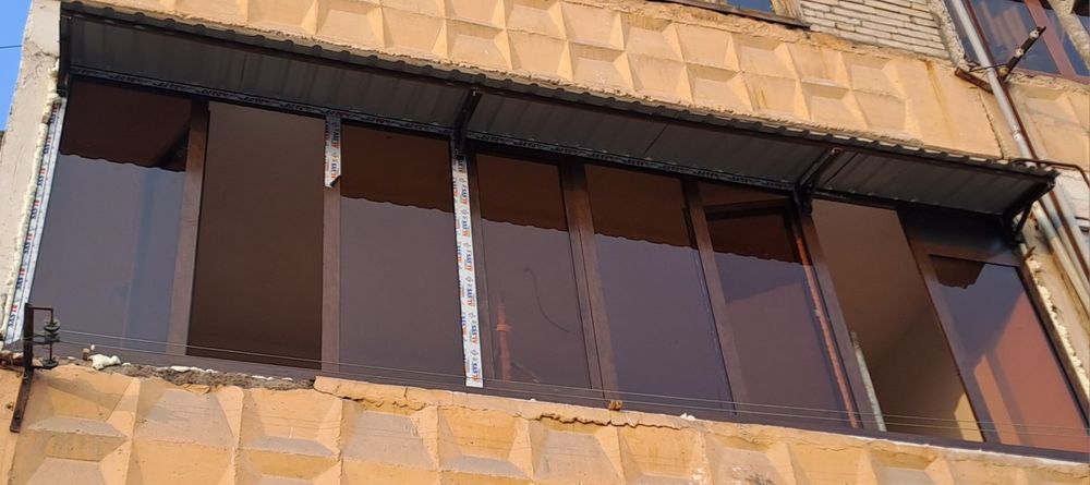 Akfa eshik va romlar.