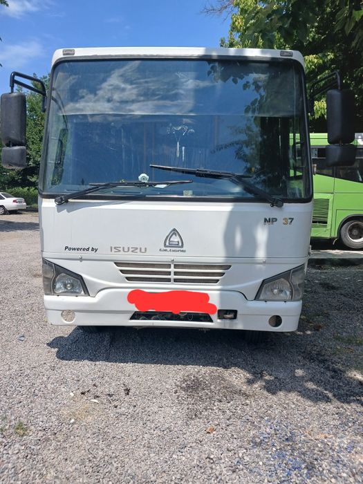 Isuzu avtobus nqr