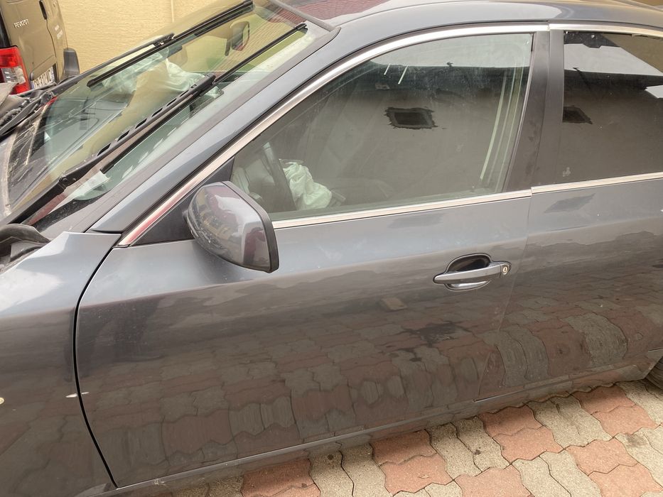 Usa dreapta/stanga/fata/spate/bmw e60 2008/525XD LIMUZINA