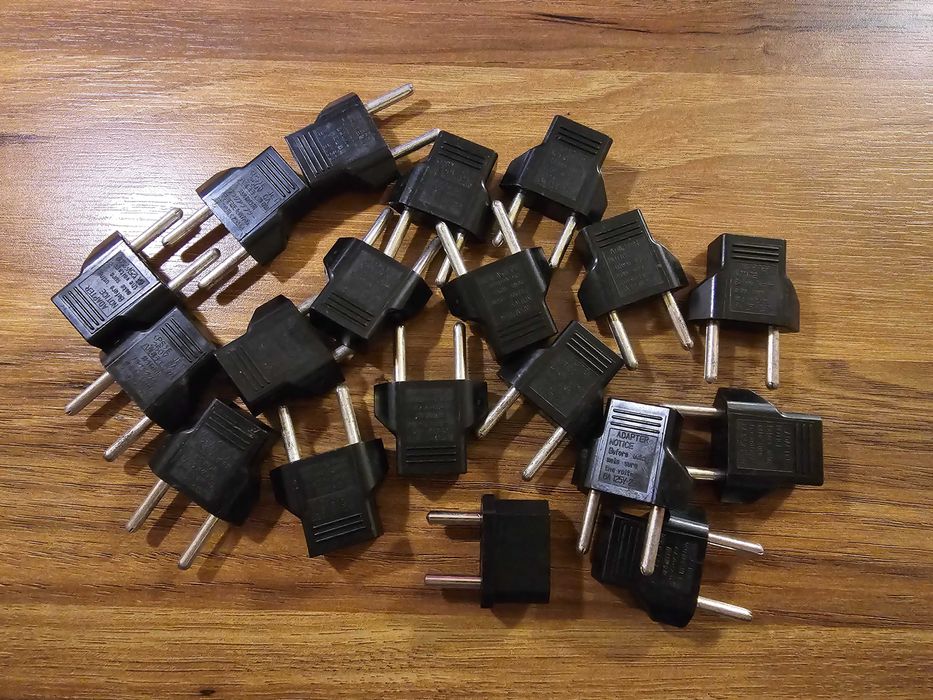 Преходник UK - US kъм EU шуко, Универсален