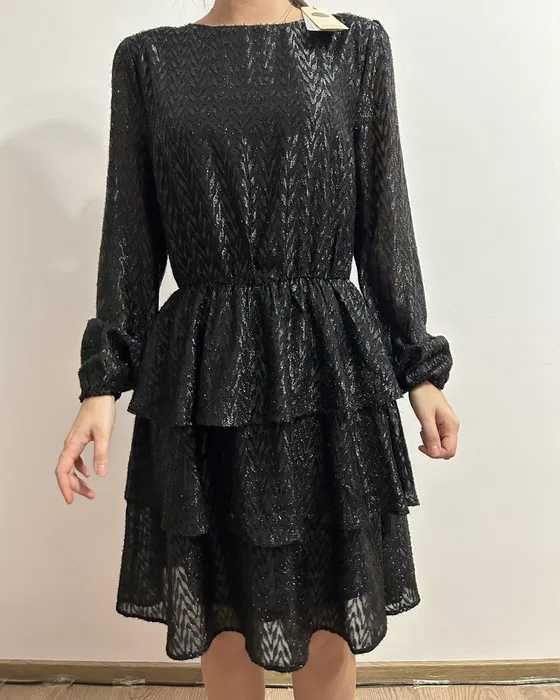Rochie volane neagră L