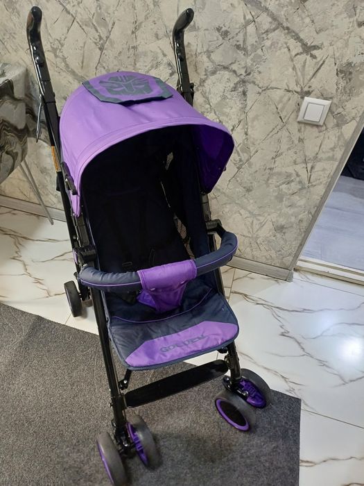 Продаётся прогулочная коляска трость