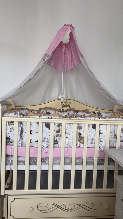 Продам манеж новая