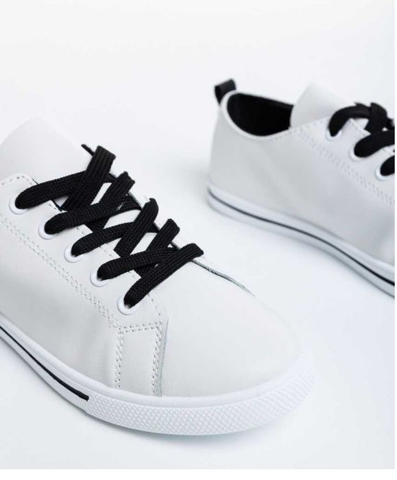 НОВИ маратонки 38н