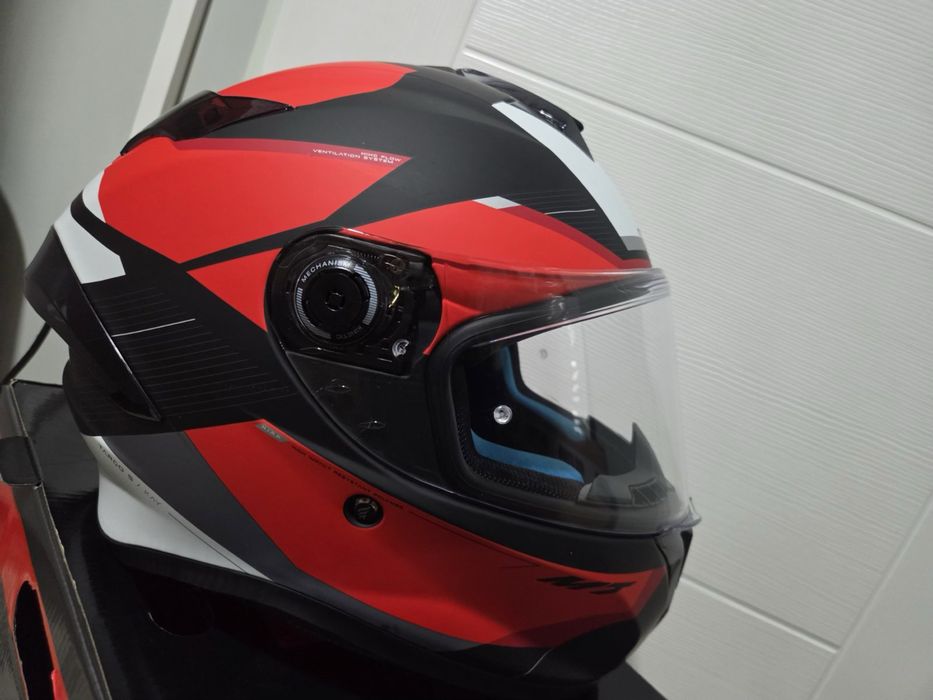 Продавам мото каска MT Helmets – размер S