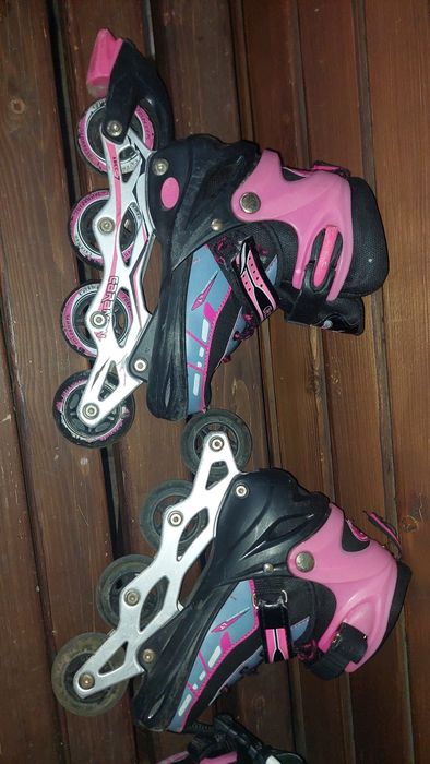 Role si casca de protectie - fetita - mar. S (33 - 36) GRATIS