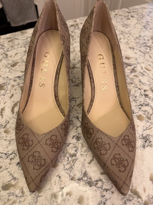 Оригинални обувки Guess