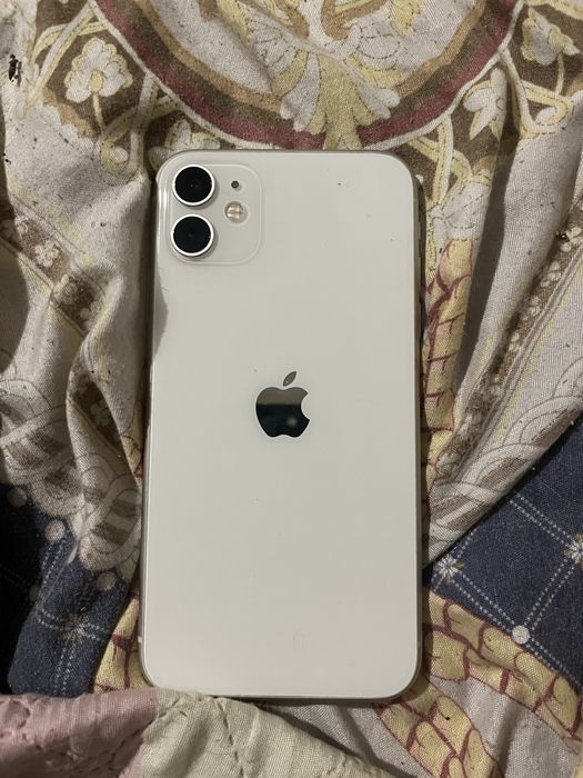 iphone 11  белый б/у