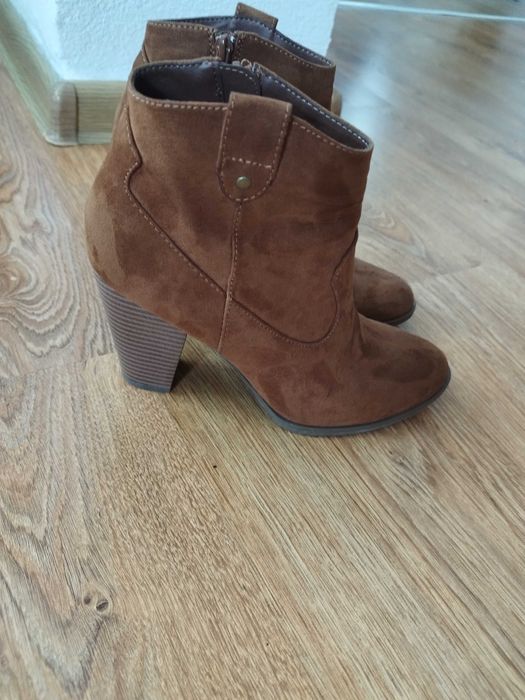 Дамски боти от велур